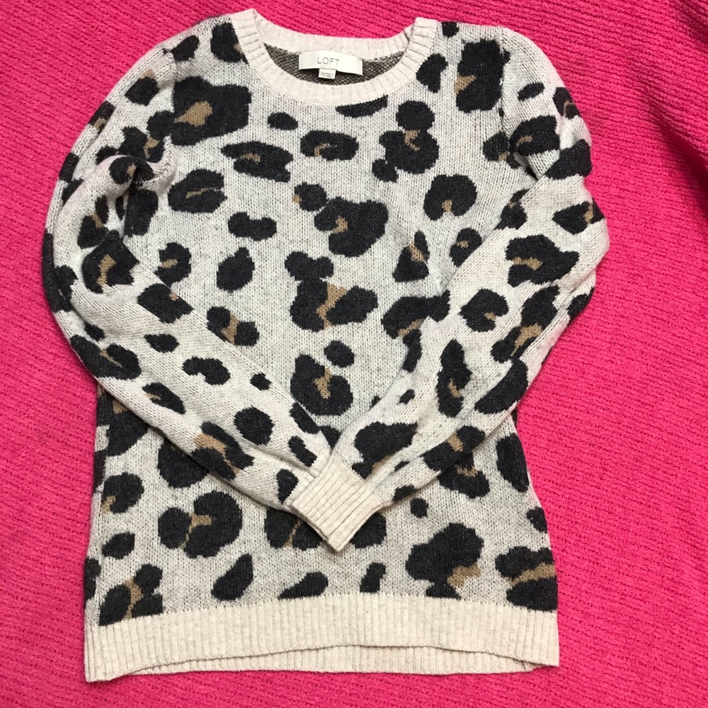 🌟✨SALE!✨🌟  LOFT Cheetah Sweater! - Picture 2 of 5